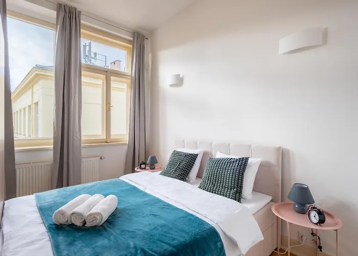 Spacious Near The River شقة براغ