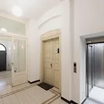 Appartamento Spacious Near The River *