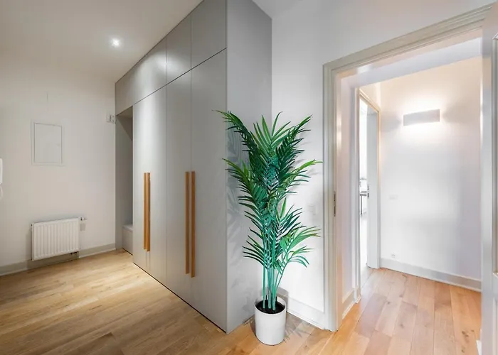 Spacious Near The River *