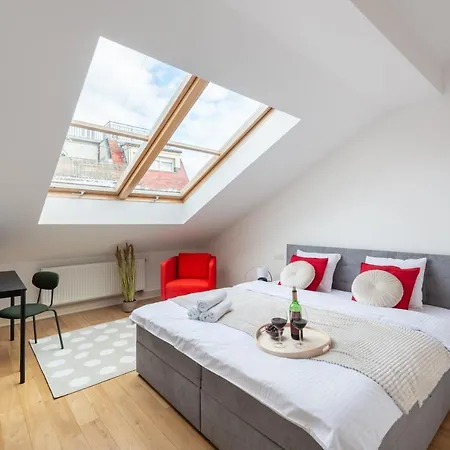 아파트 Spacious Near The River 프라하