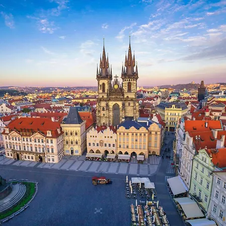 Spacious Near The River Apartment Prague